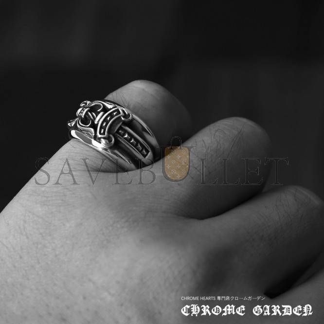 Ch**me He**ts dagger ring